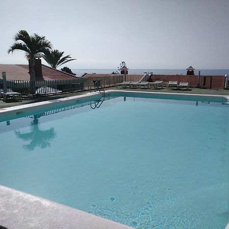 2 Calle Las Azucenas Playa Del Aguila  外观 照片