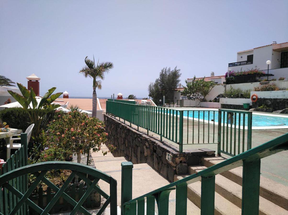 2 Calle Las Azucenas Playa Del Aguila  外观 照片